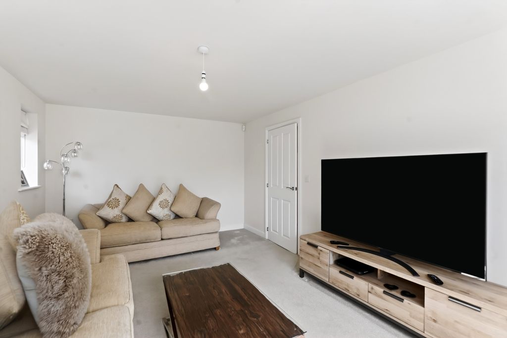 Property photo 2 of 25