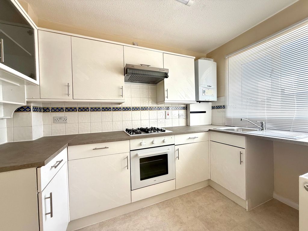 Property photo 3 of 14 Kitchen