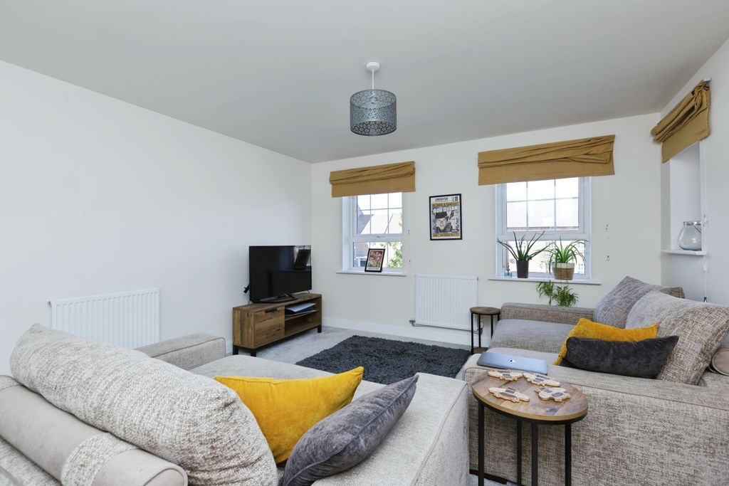 Property photo 3 of 16