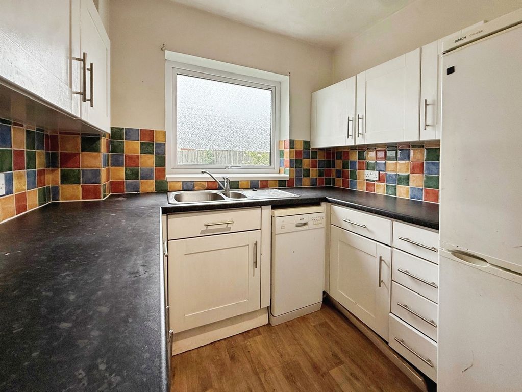 Property photo 3 of 15 Kitchen