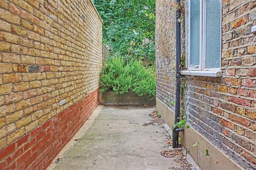 Property photo 3 of 5
