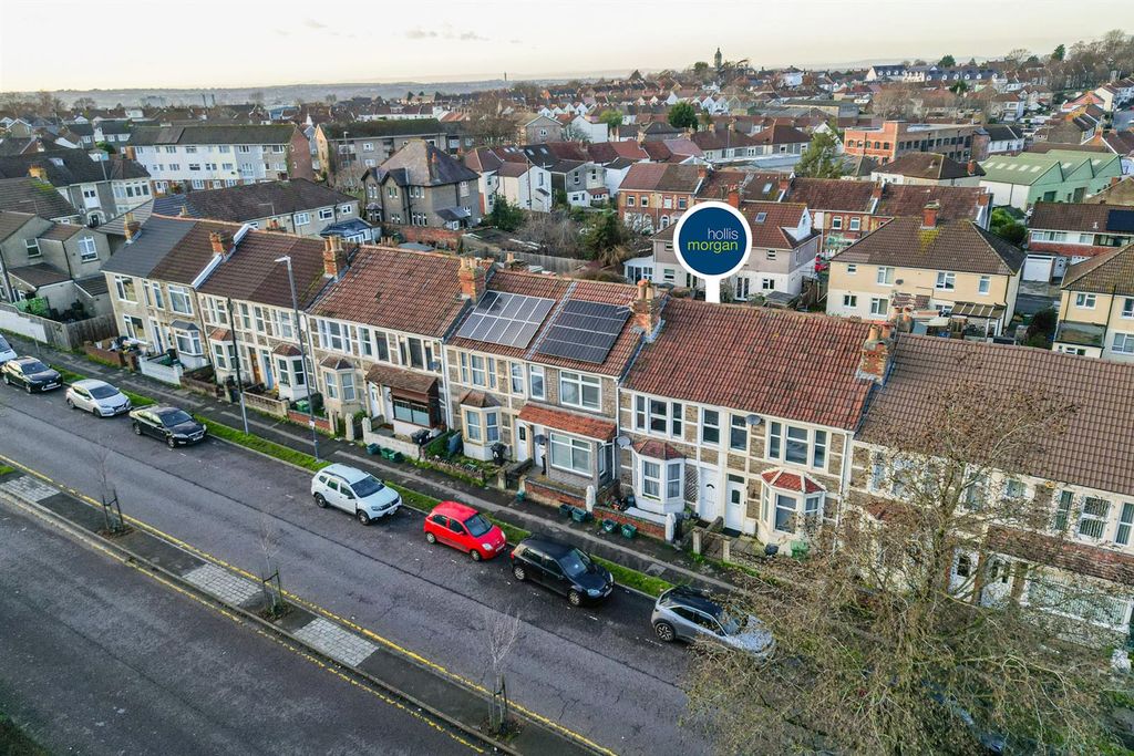 Property photo 2 of 32 17 Kimberley Road Kingswood, Bristol, Bs15 1Rg | F