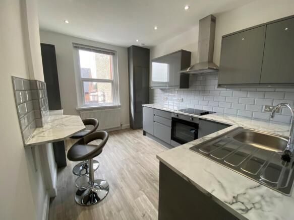 Property photo 3 of 8 Kitchen / Breakfast Room