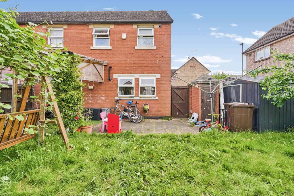 Property photo 2 of 15 Large Garden