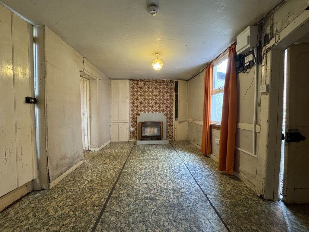 Property photo 3 of 15 Photo 1