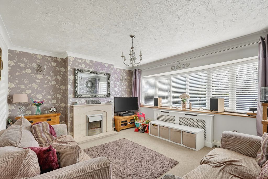 Property photo 2 of 21