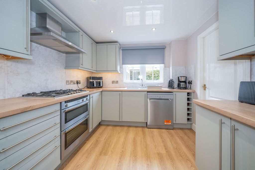 Property photo 3 of 41 Kitchen