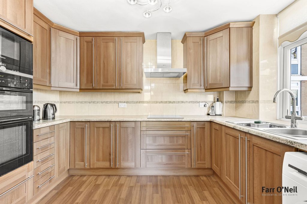 Property photo 3 of 23 Photo 10