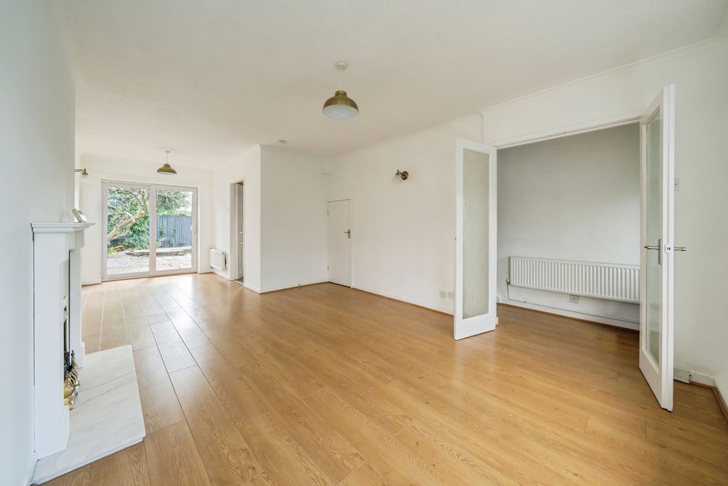 Property photo 2 of 15 Living/Dining Room