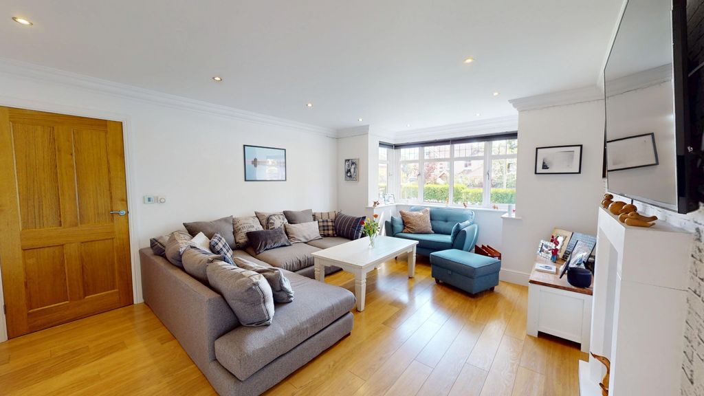 Property photo 3 of 45 4071243