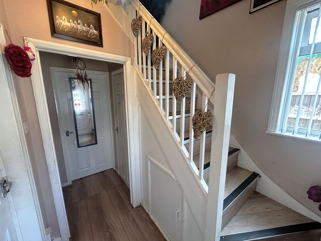 Property photo 2 of 14 068Ad0F2-6395-471F-9A14-6D91Cb6A03Ed.Jpg