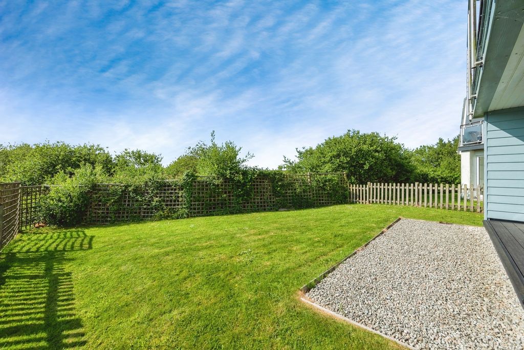 Property photo 3 of 17 Photo