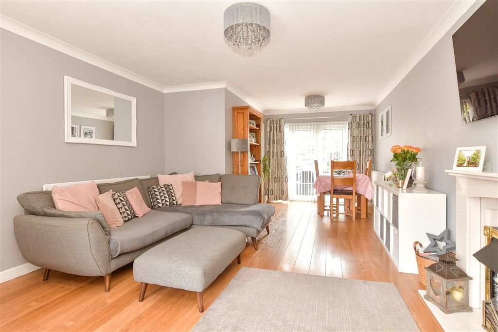 Property photo 3 of 12 Lounge/Diner