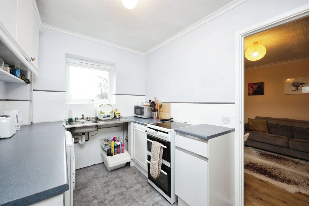 Property photo 3 of 12