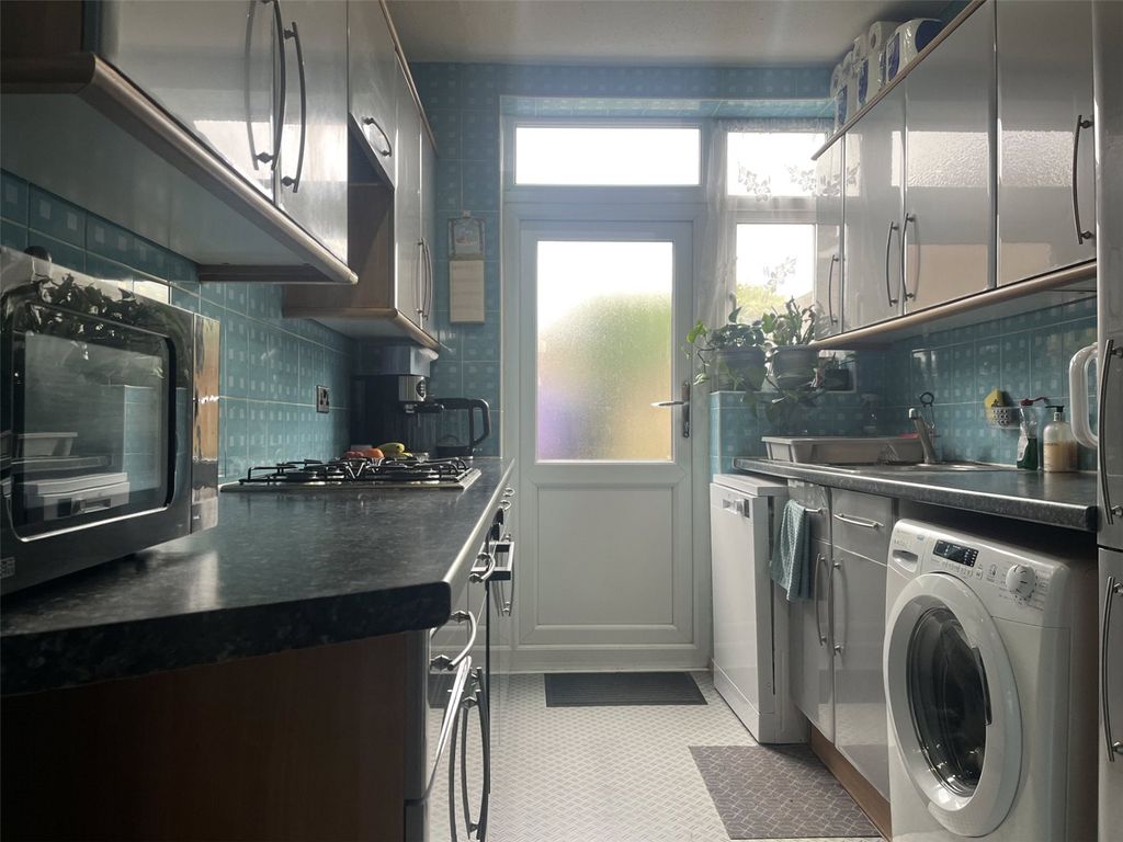 Property photo 3 of 6 Kitchen