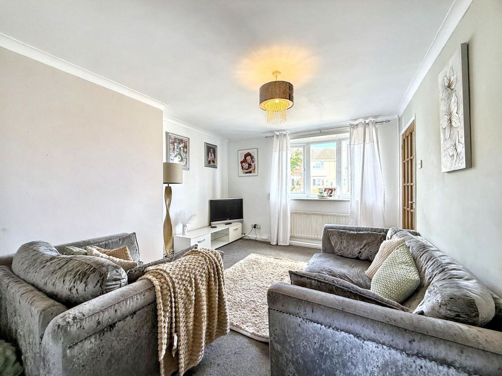 Property photo 3 of 24