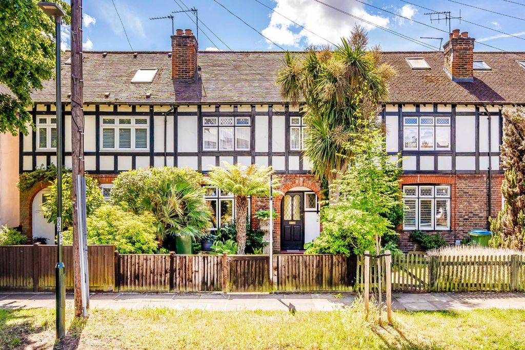 Property photo 1 of 8