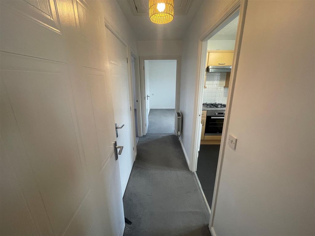 Property photo 2 of 11 Hallway.Jpg