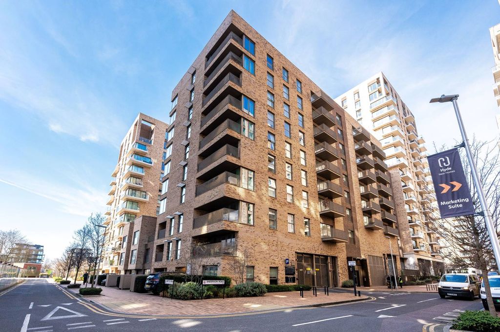 Property photo 2 of 18