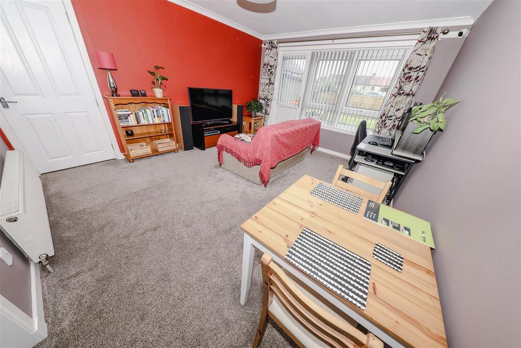 Property photo 3 of 13 c