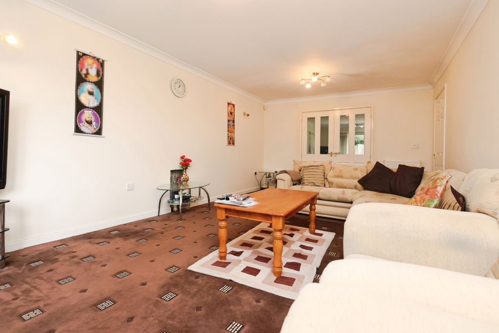 Property photo 2 of 19 Pbox-Img.Jpg