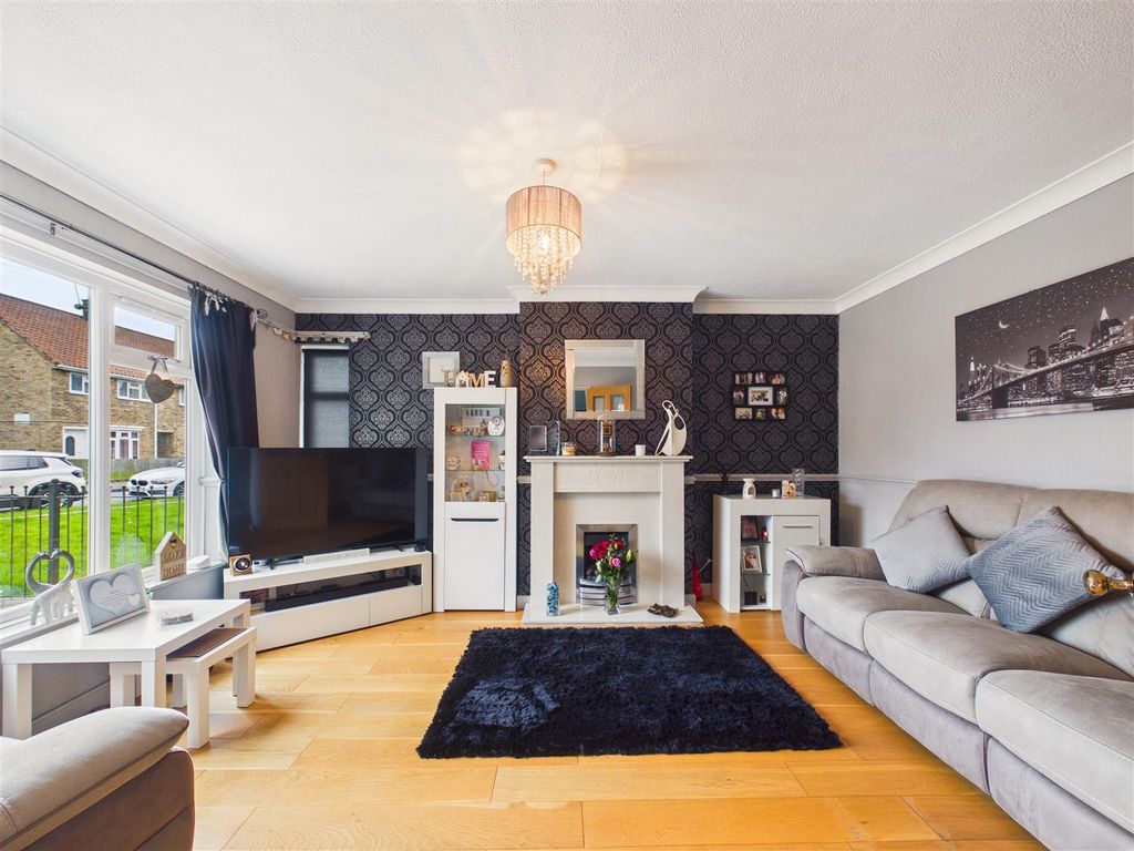 Property photo 2 of 14 Cam05451G0-Pr0111-Still015.Jpg