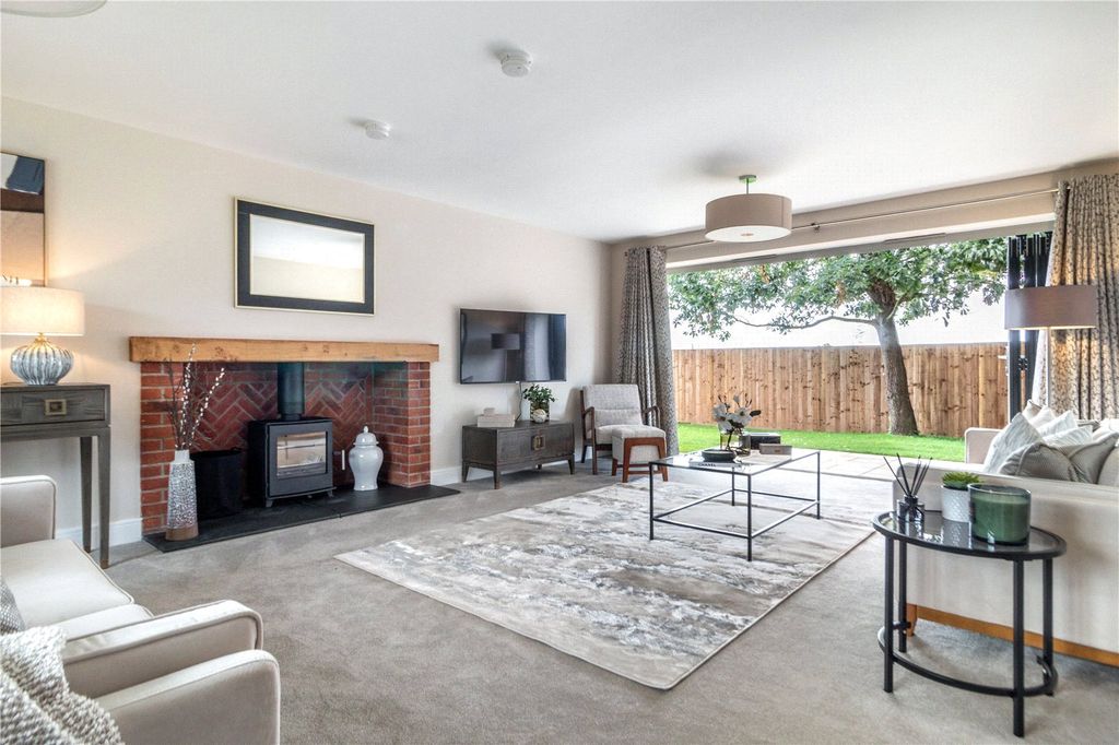 Property photo 3 of 30 Show Home
