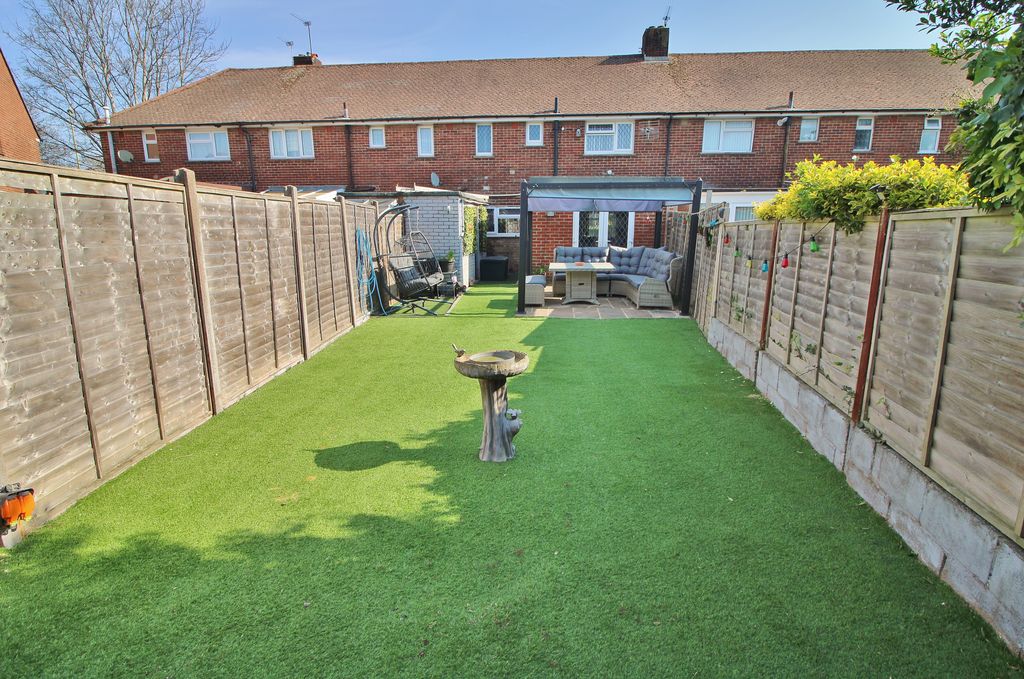Property photo 2 of 17