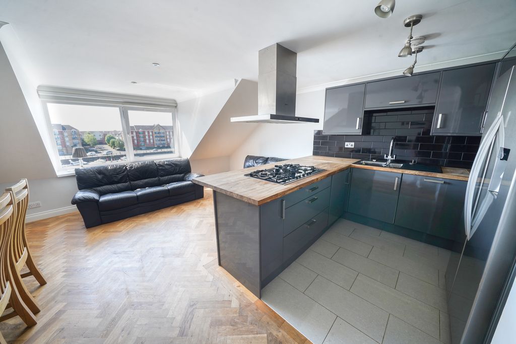 Property photo 3 of 15 6