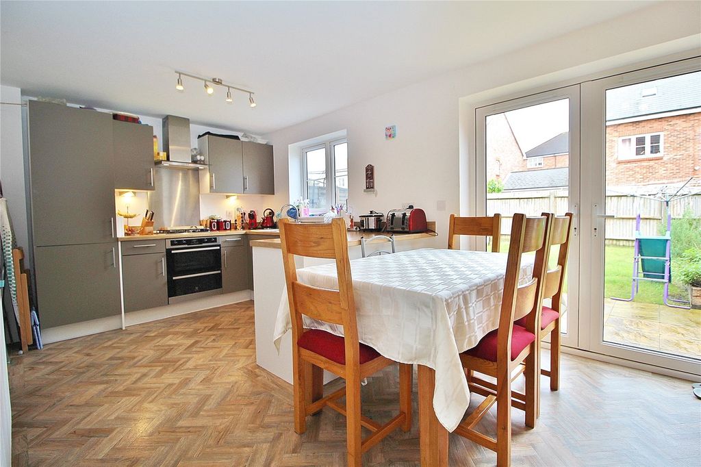Property photo 2 of 17 Picture No. 08