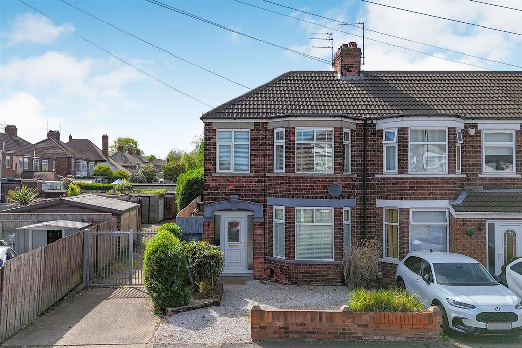 Property photo 1 of 12 Externally