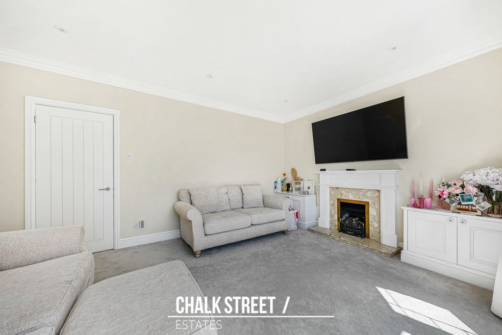Property photo 3 of 29