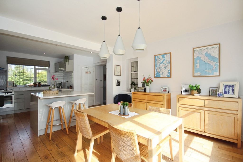 Property photo 3 of 19 Pbox-Img.Jpg