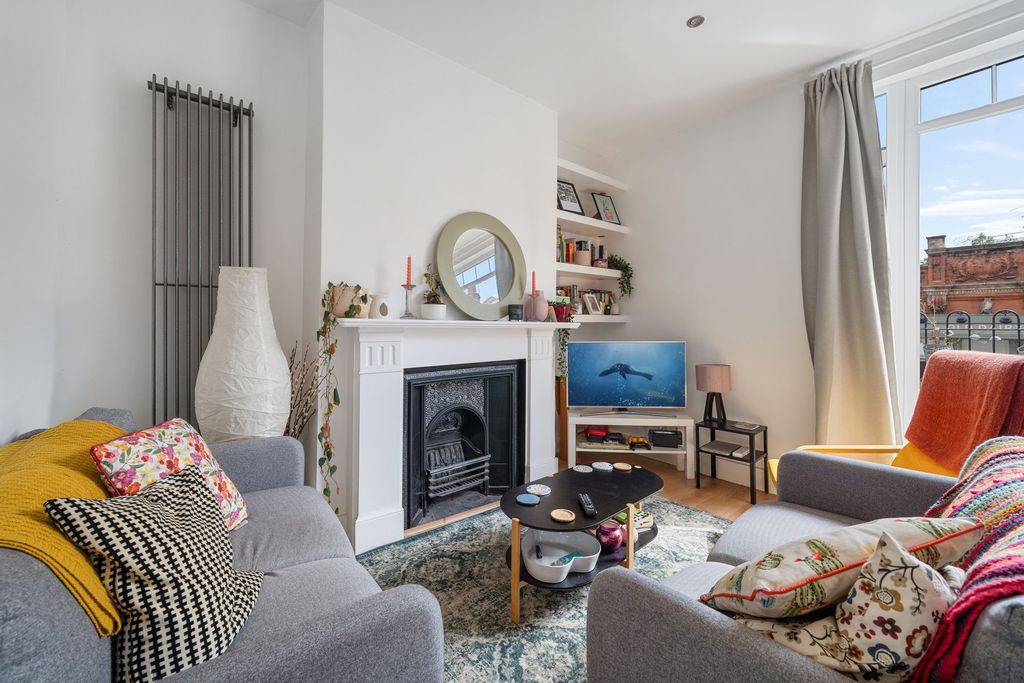 Property photo 1 of 12