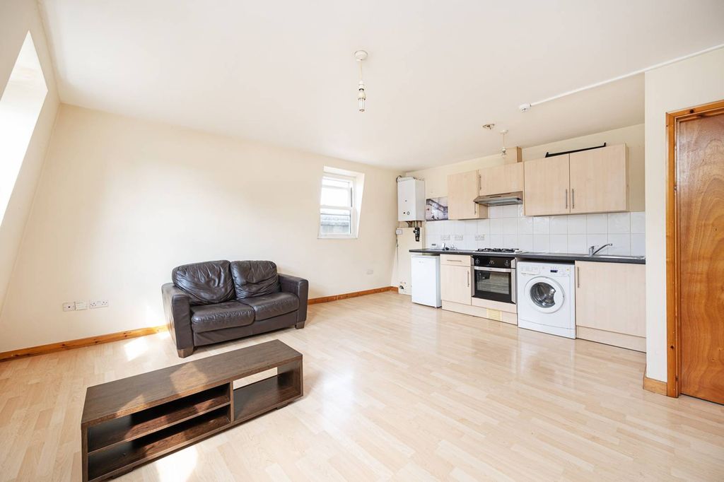 Property photo 2 of 8