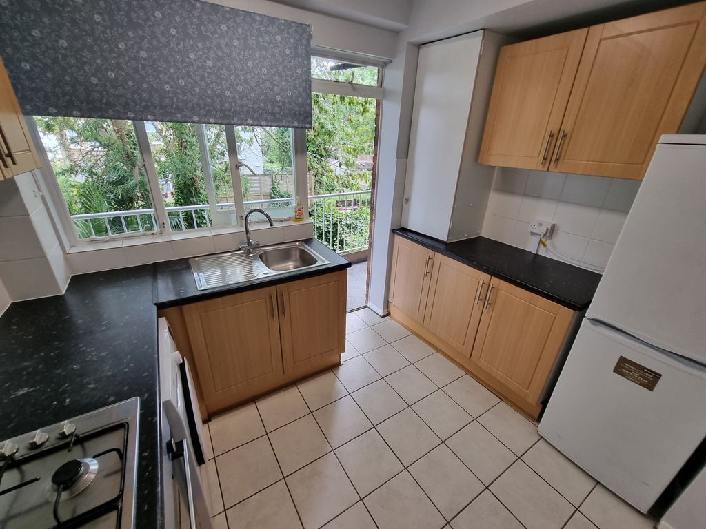 Property photo 1 of 8 Kitchen