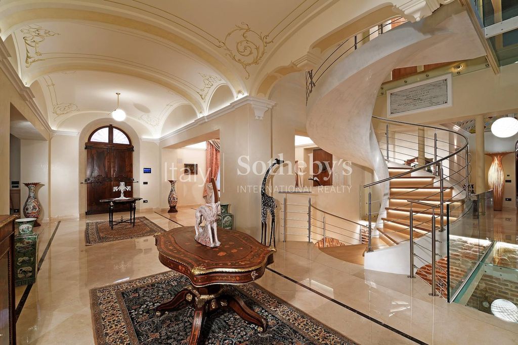 Property photo 2 of 27