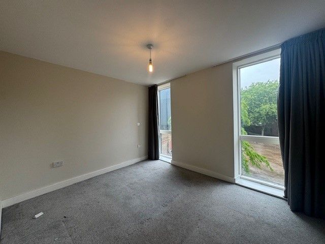 Property photo 3 of 8 Image