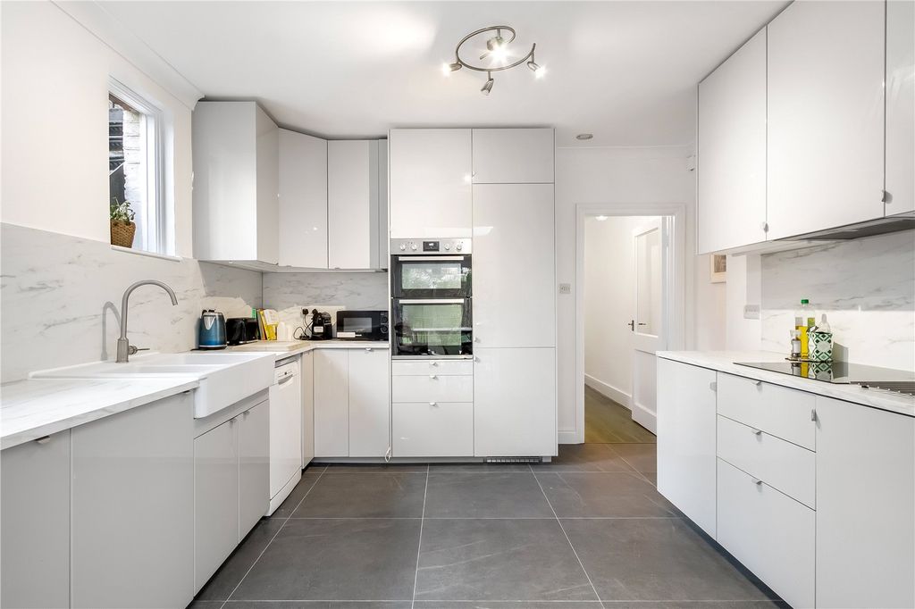 Property photo 2 of 20 Picture No. 24