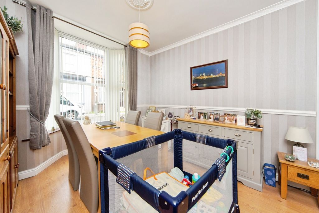 Property photo 3 of 21 Pbox-Img.Jpg