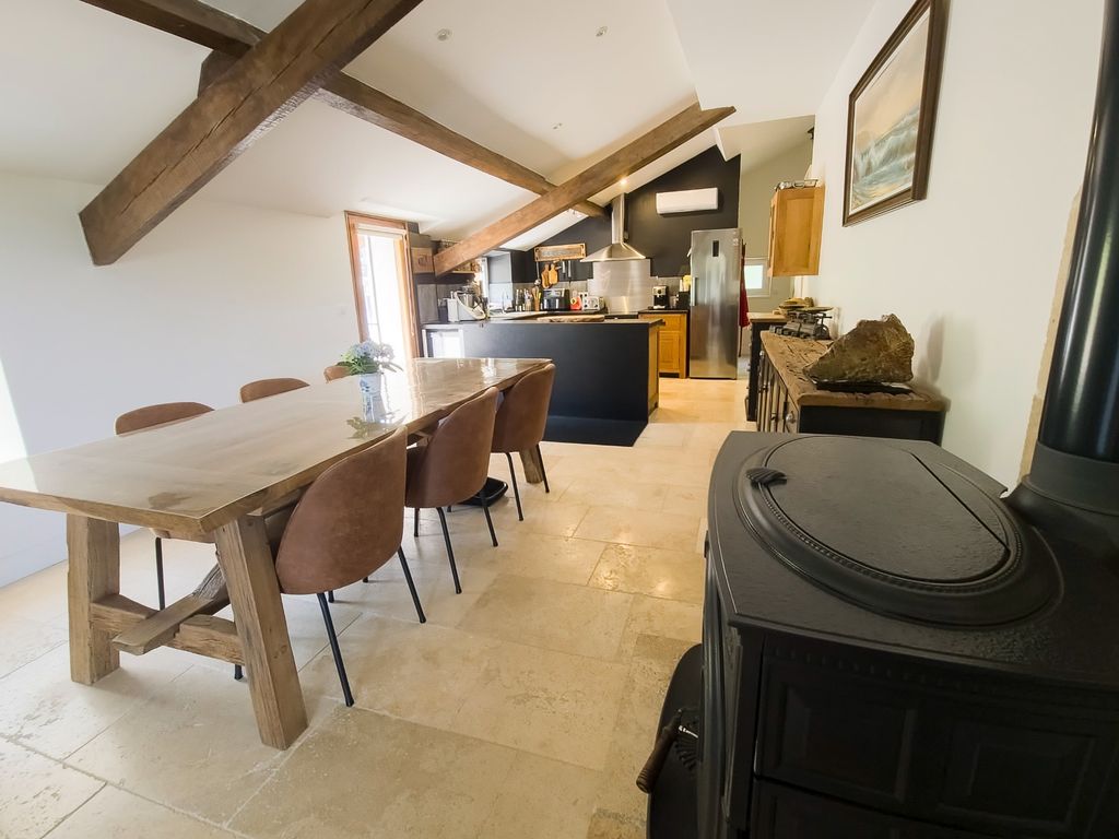 Property photo 2 of 24