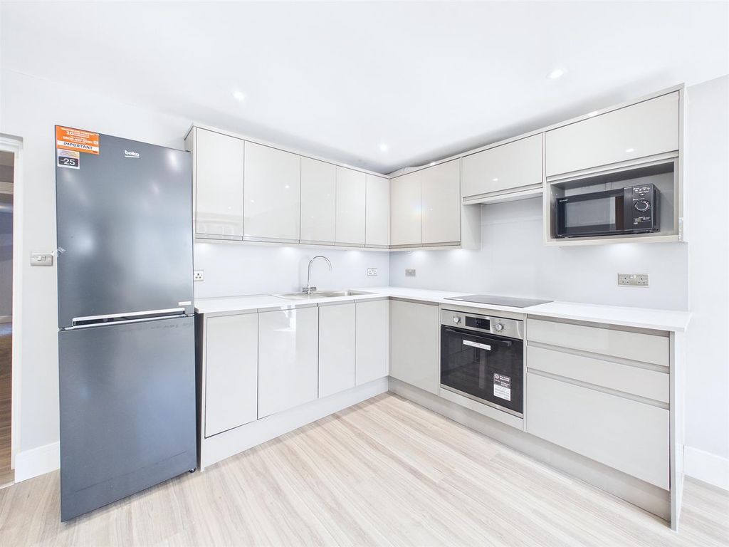 Property photo 3 of 13 Cam02170G0-Pr0488-Still021.Jpg