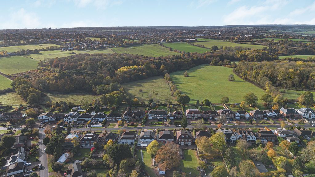 Additional image 37 of 5 bed detached house for saleMymms Drive, Brookmans Park AL9