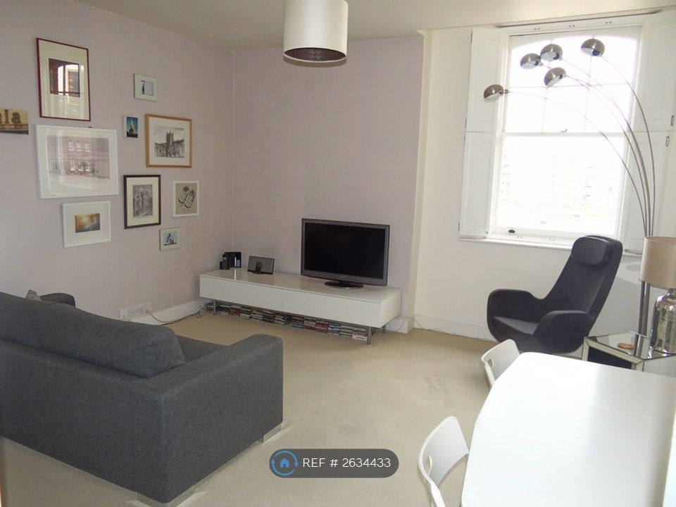 Property photo 2 of 9 Lounge