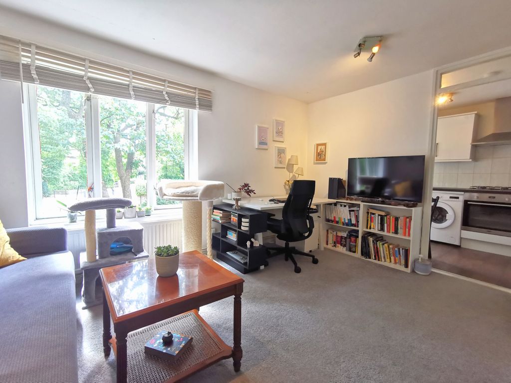 Property photo 3 of 10 Living Room