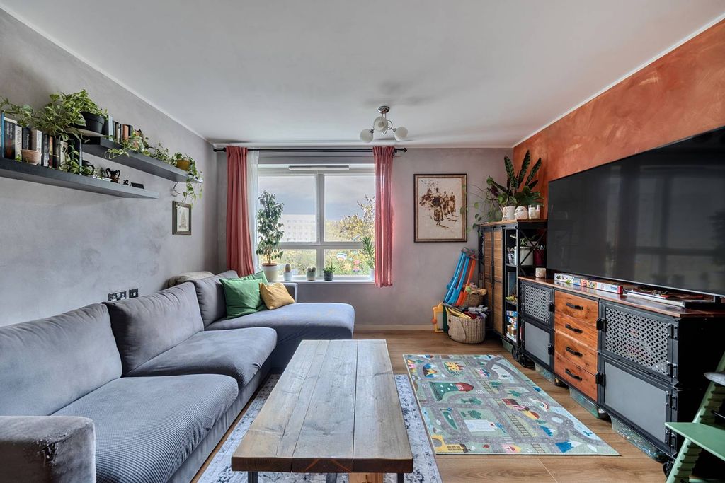 Property photo 3 of 8