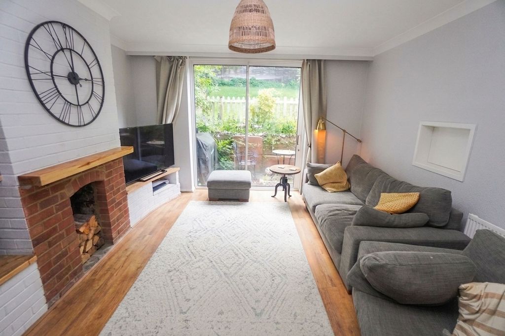 Property photo 2 of 11