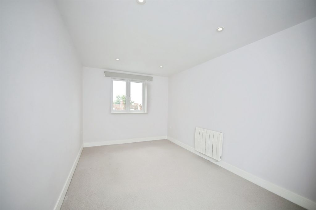 Additional image 6 of 2 bed flat for saleParagon Place, Bridgwater TA6