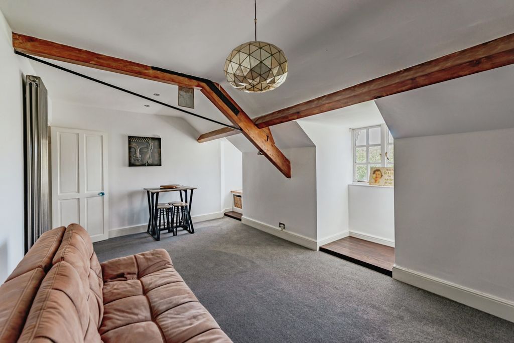 Additional image 6 of 2 bed flat for saleEastbourne Road, Godstone RH9