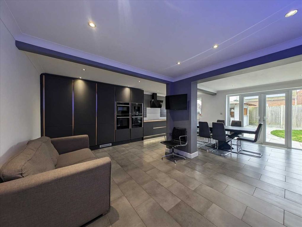 Property photo 2 of 22